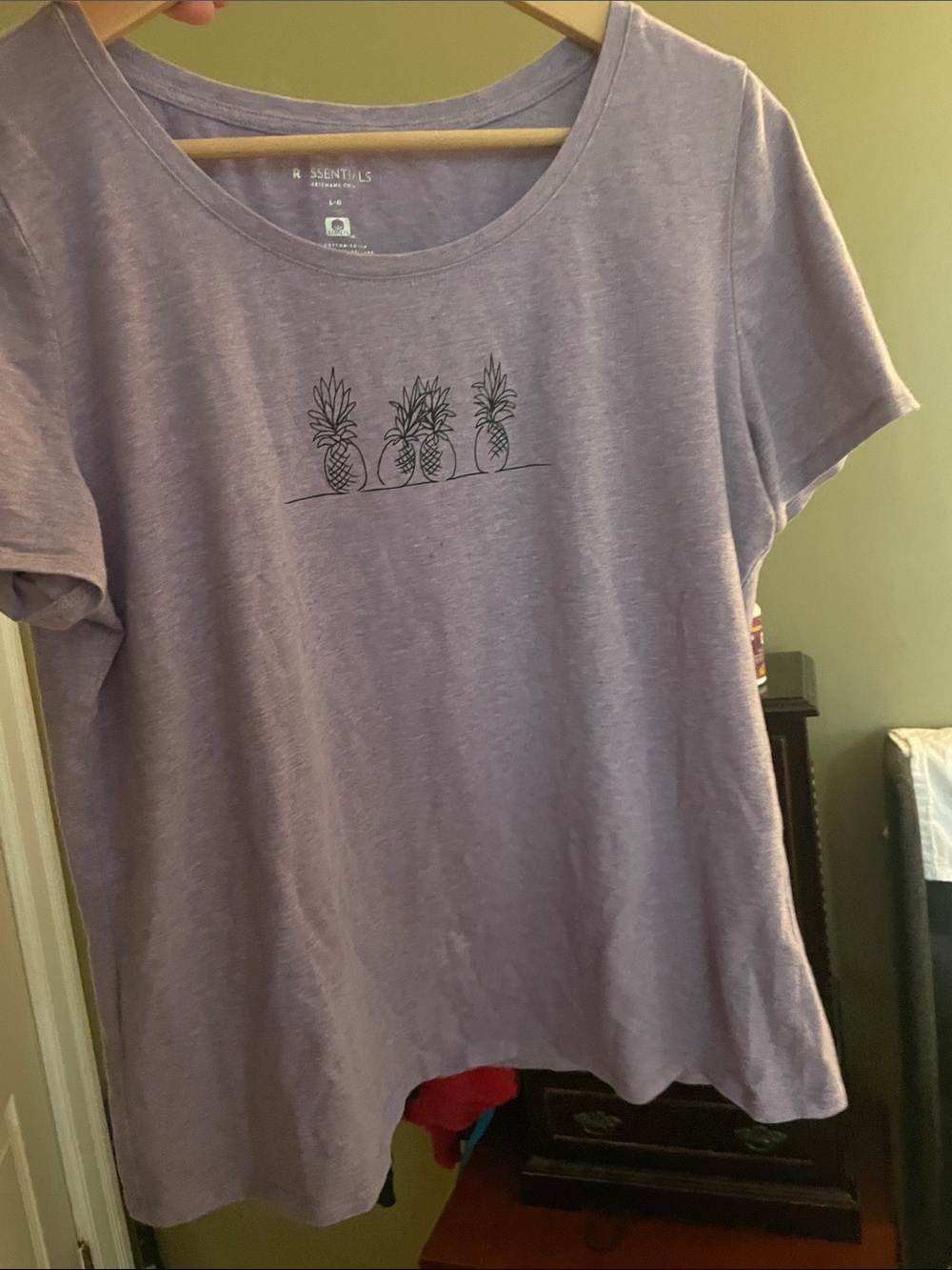 Reitmans Lavender Short Sleeve Tee with Pineapple Line Art